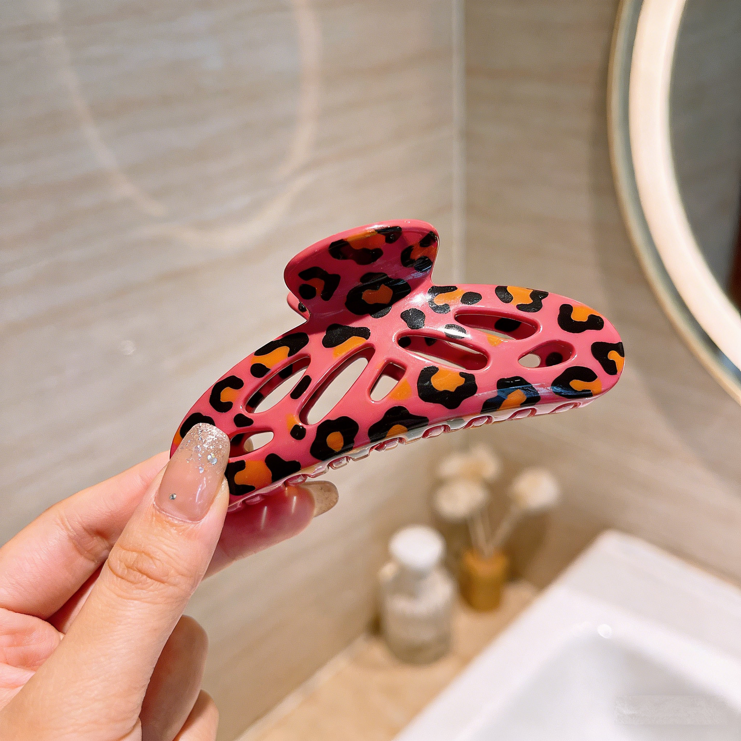 Sweet Matte Oval Hollow Hair Claw | Women's Leopard Print Acrylic Non-Slip Crab Clip for Daily Makeup & Bath